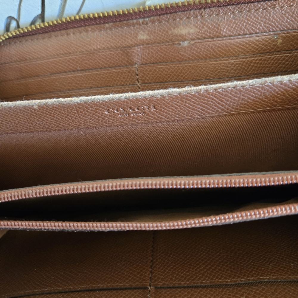 Coach Wallet - Picture 7 of 11